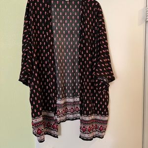 Avenue 26/28 kimono pink, white, and black